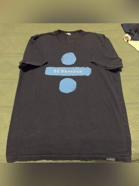 Ed Sheeran Divide Tour Concert T-Shirt Black Graphic Tee Adult Large